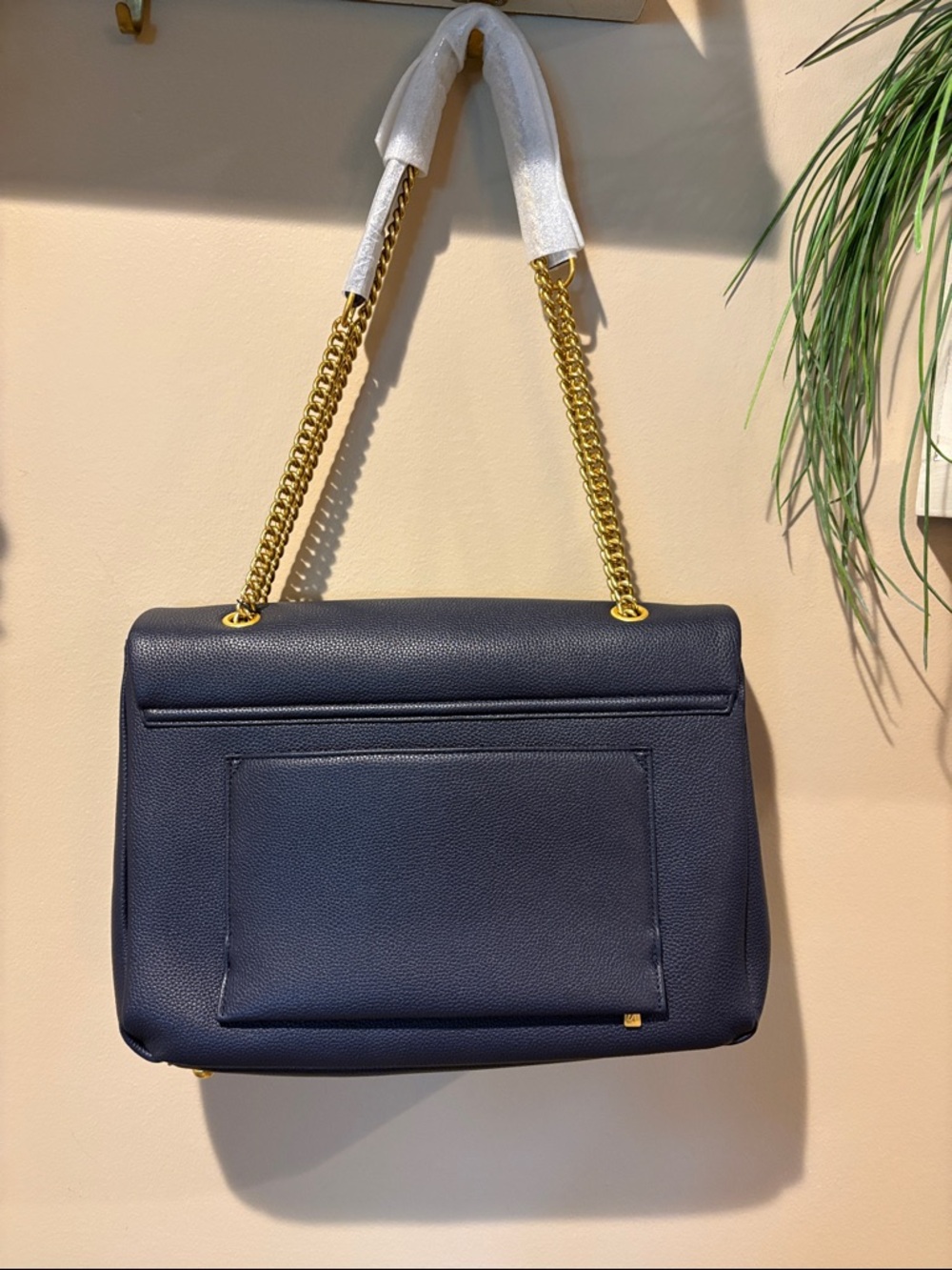 NTW  Navy Pebbled Shoulder Bag with Gold Chain Strap - Picture 5 of 11